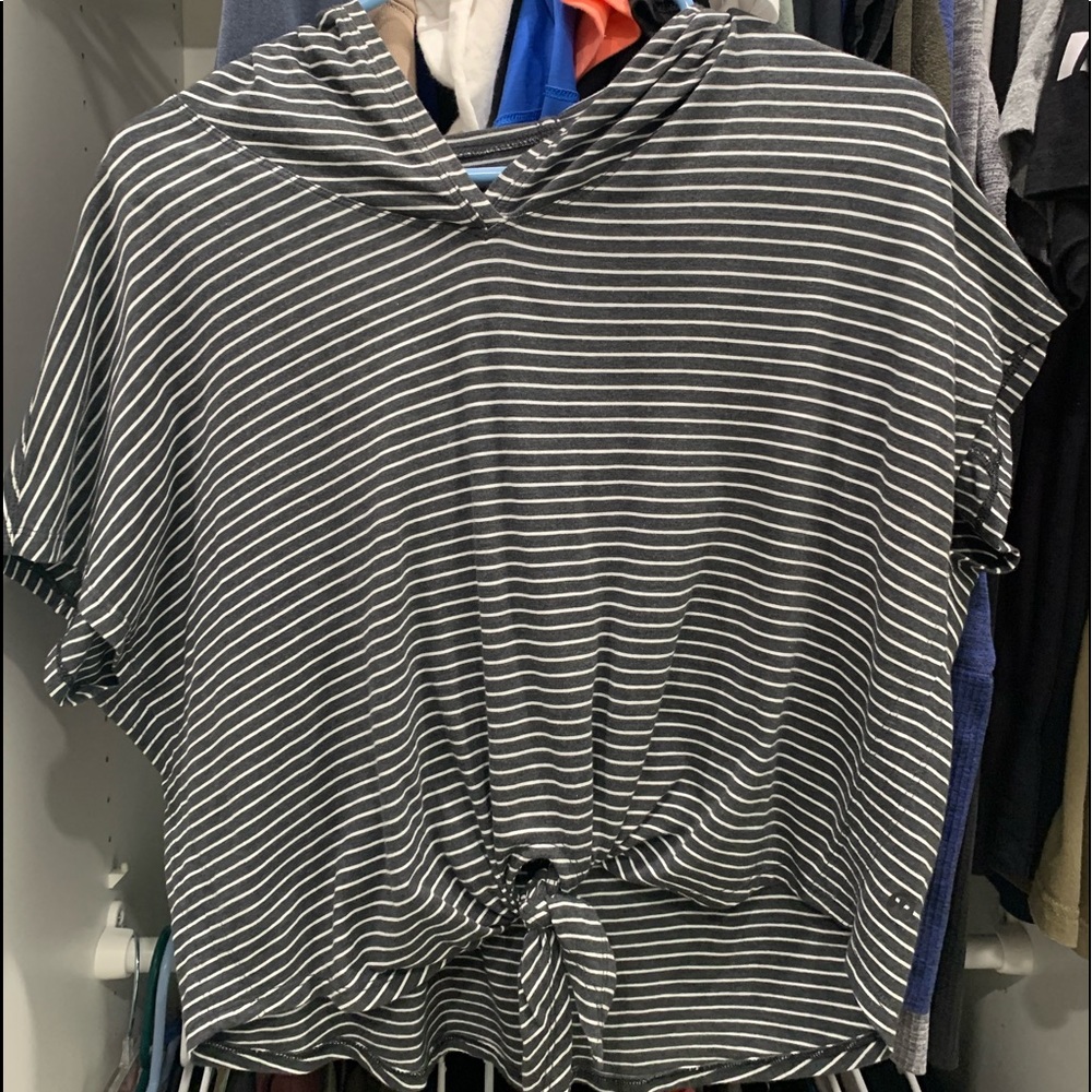 Lululemon crop tee